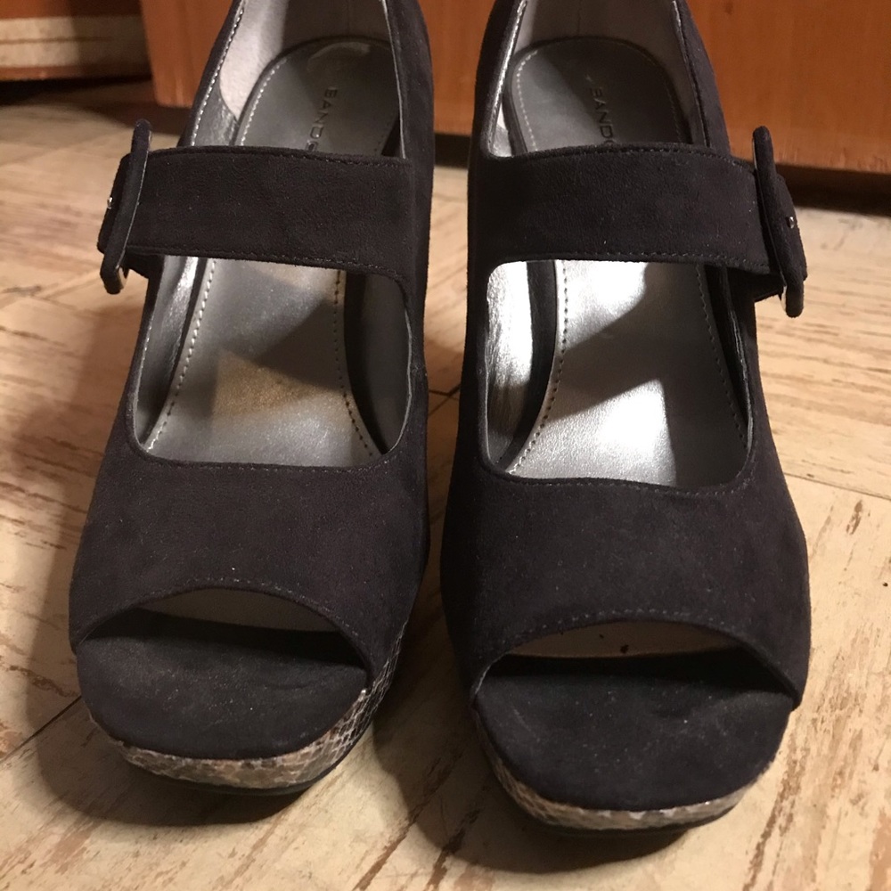 Black and snack skin printed heels